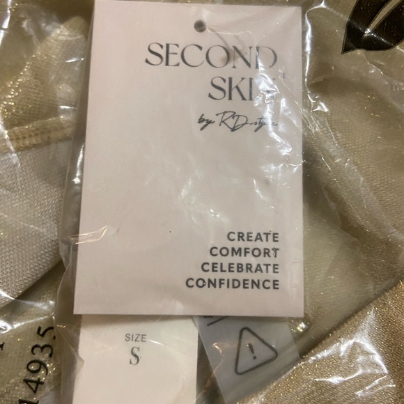 SECOND SKIN BY RD STYLE ROSSIE SHORT SLEEVE BODYSUIT - Picture 7 of 7